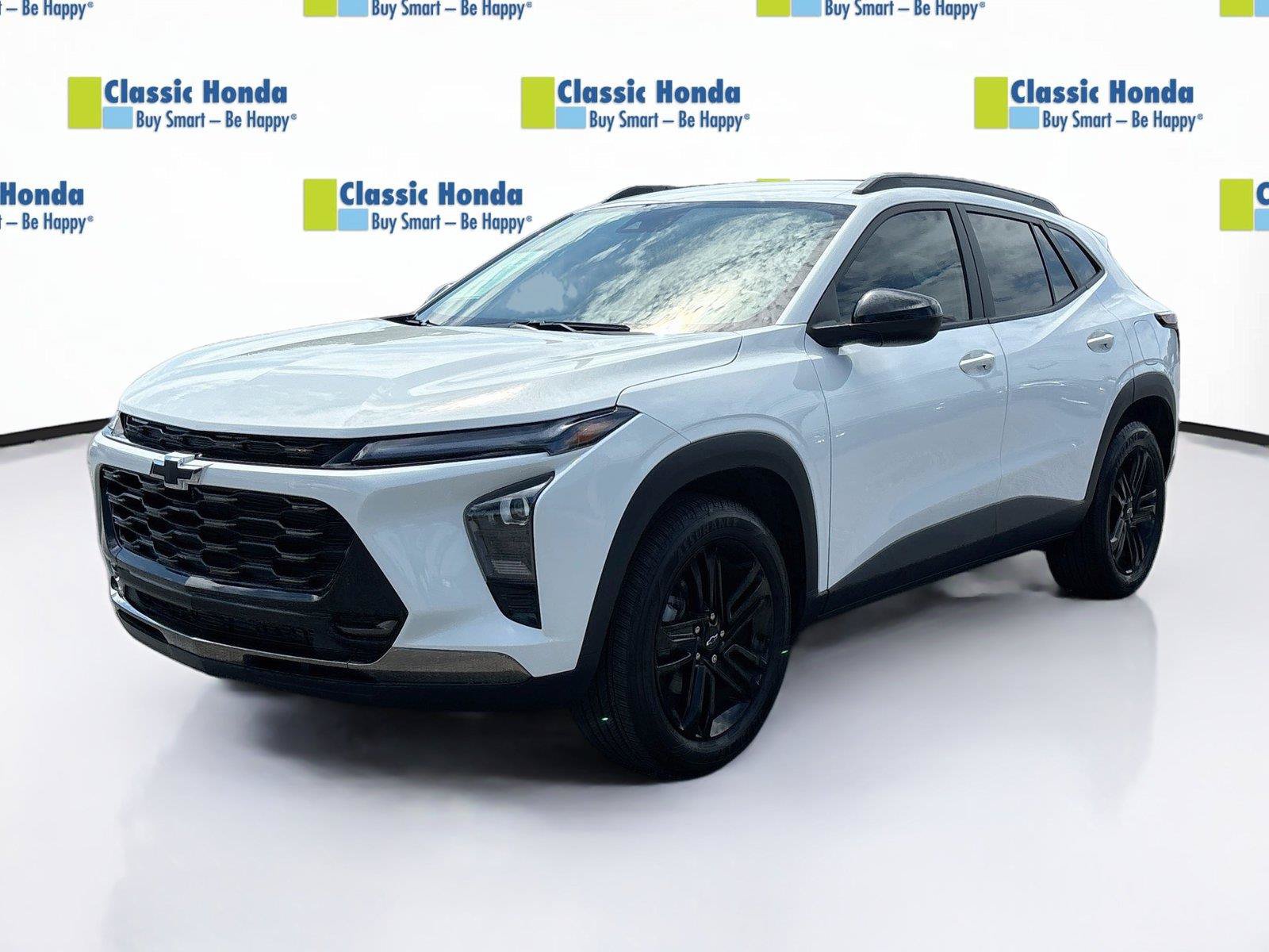 Used 2025 Chevrolet Trax ACTIV FWD image 3