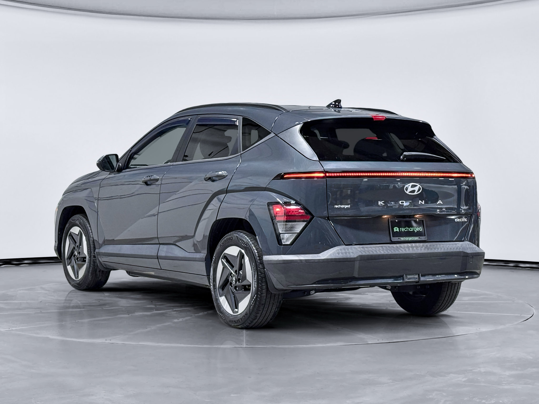 Used 2024 Hyundai Kona SEL FWD image 2