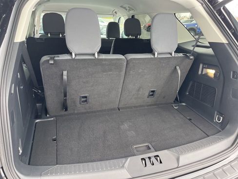 Used 2025 Ford Explorer Active image 15