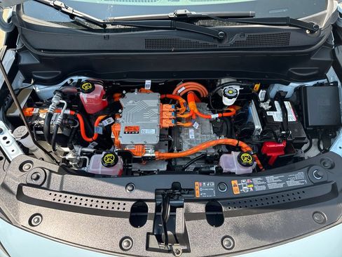 Used 2022 Chevrolet Bolt EUV Premier w/ Launch Edition FWD image 22
