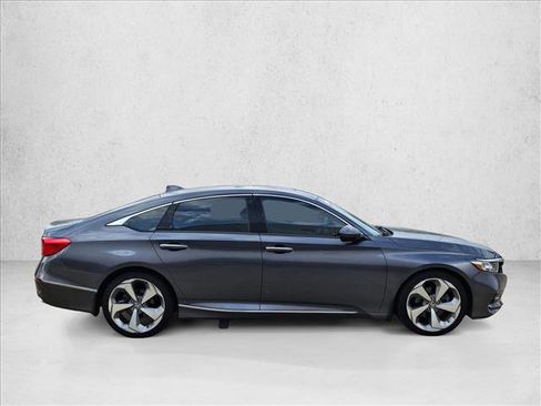 Used 2018 Honda Accord Touring image 4