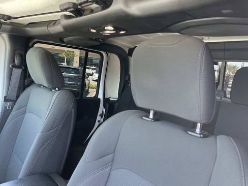 Used 2022 Jeep Gladiator Sport AWD/4WD image 23