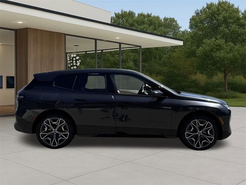 Used 2025 BMW iX xDrive50 image 5