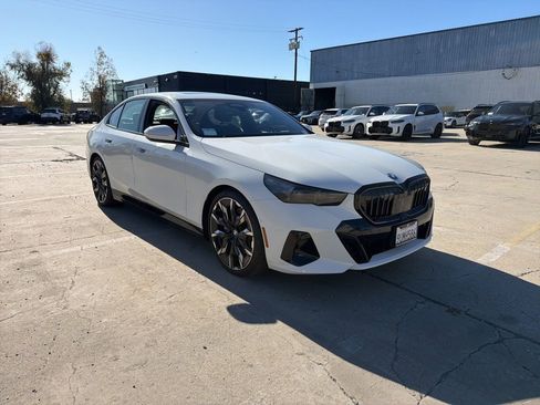 Used 2025 BMW i5 eDrive40i w/ M Sport Package image 7