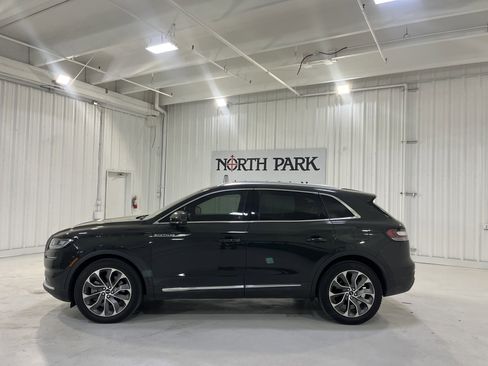 Used 2022 Lincoln Nautilus Reserve w/ Equipment Group 201A image 2