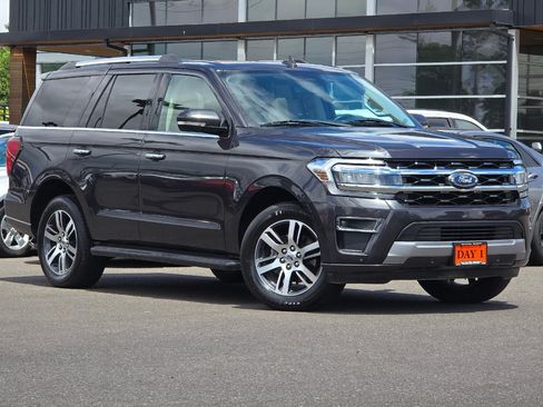 Used 2024 Ford Expedition Limited AWD/4WD image 2