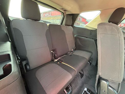 Used 2021 Chevrolet Traverse LS image 13