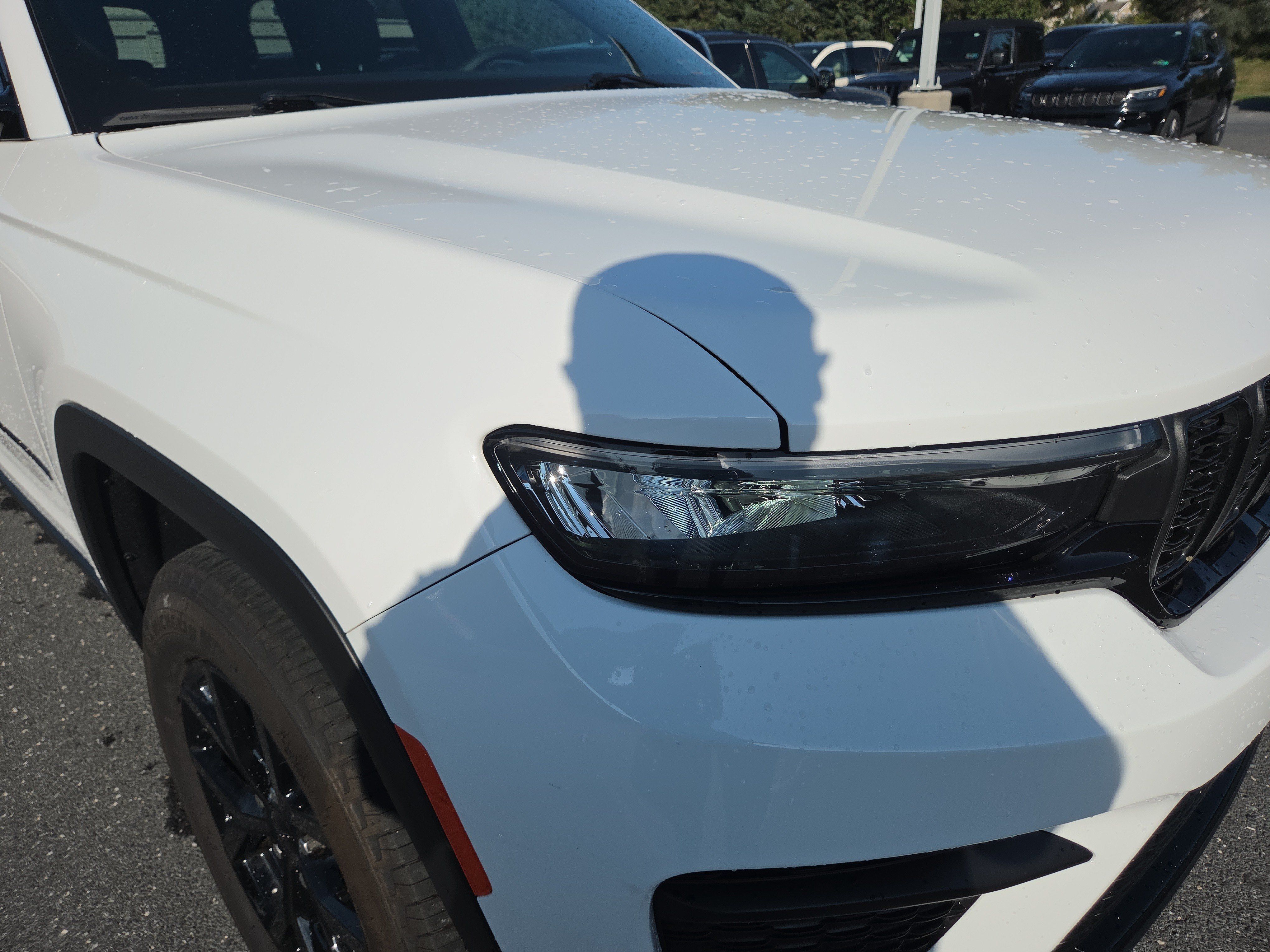 Used 2024 Jeep Grand Cherokee Altitude AWD/4WD image 18