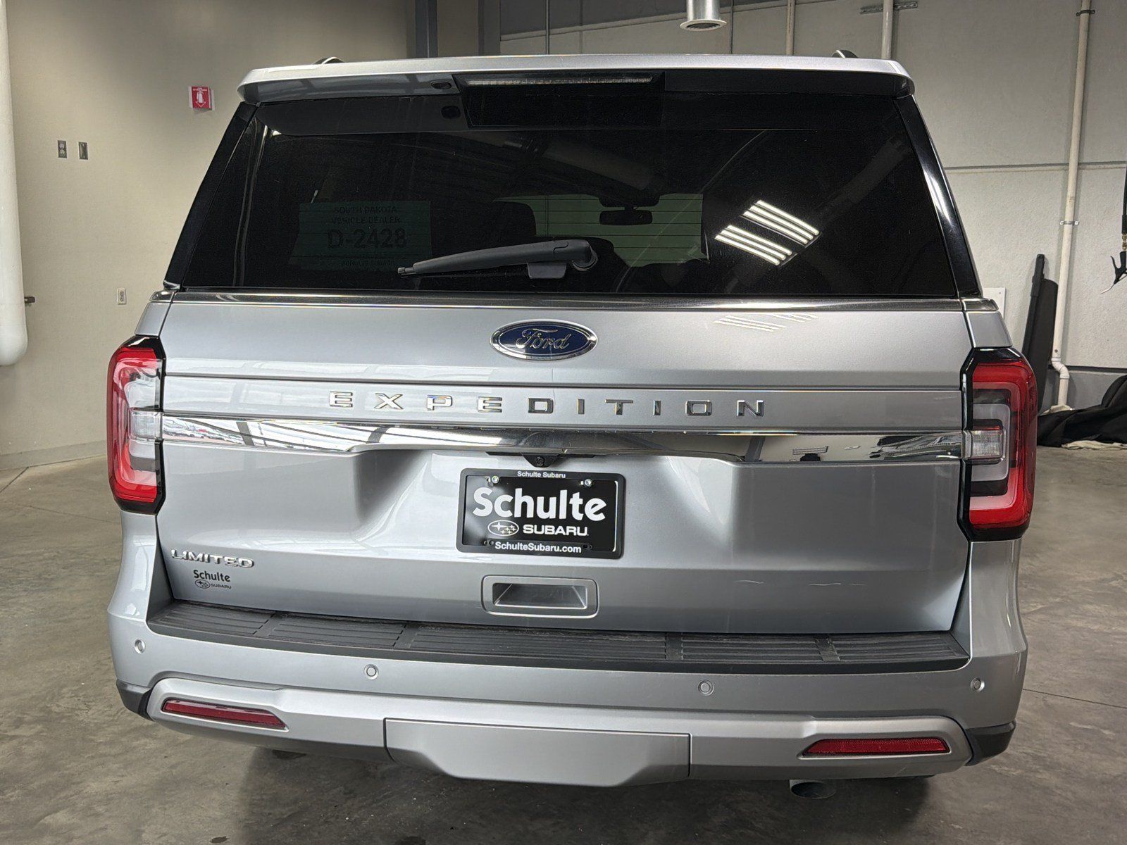 Used 2023 Ford Expedition Limited AWD/4WD image 6