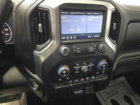 Used 2022 Chevrolet Silverado 1500 LT w/ Z71 Off-Road Package image 24