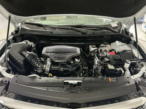 Used 2025 Cadillac XT6 Premium Luxury w/ LPO, Floor Liner Package AWD/4WD image 30