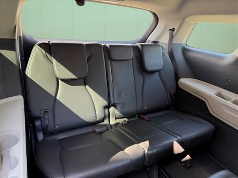 Used 2022 Kia Carnival LX FWD image 39