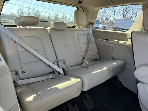 Used 2021 Lincoln Navigator Reserve w/ Luxury Package image 20