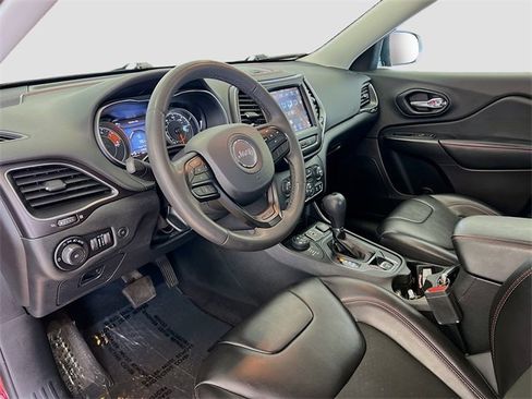 Used 2021 Jeep Cherokee Trailhawk w/ Comfort/Convenience Group image 16