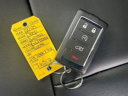 New 2025 Jeep Grand Cherokee Limited image 34