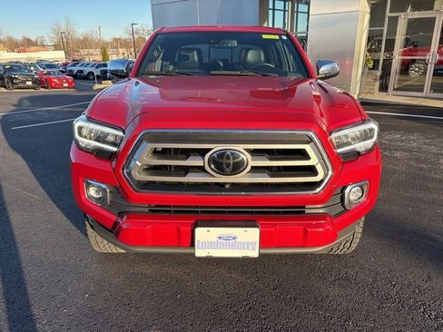 Used 2022 Toyota Tacoma Limited image 8