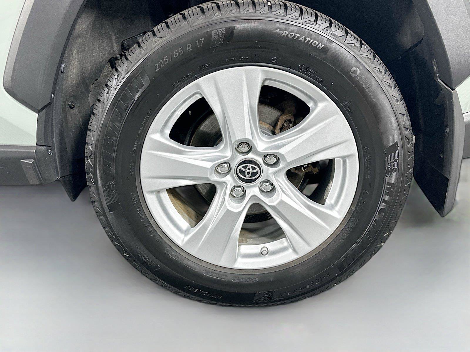 Used 2019 Toyota RAV4 XLE w/ All Weather Liner Package AWD/4WD image 28