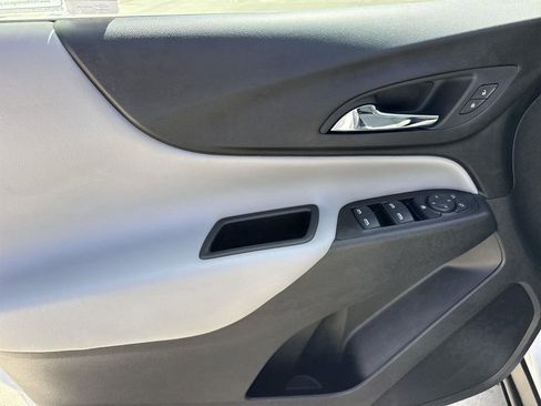 Used 2022 Chevrolet Equinox LS image 20