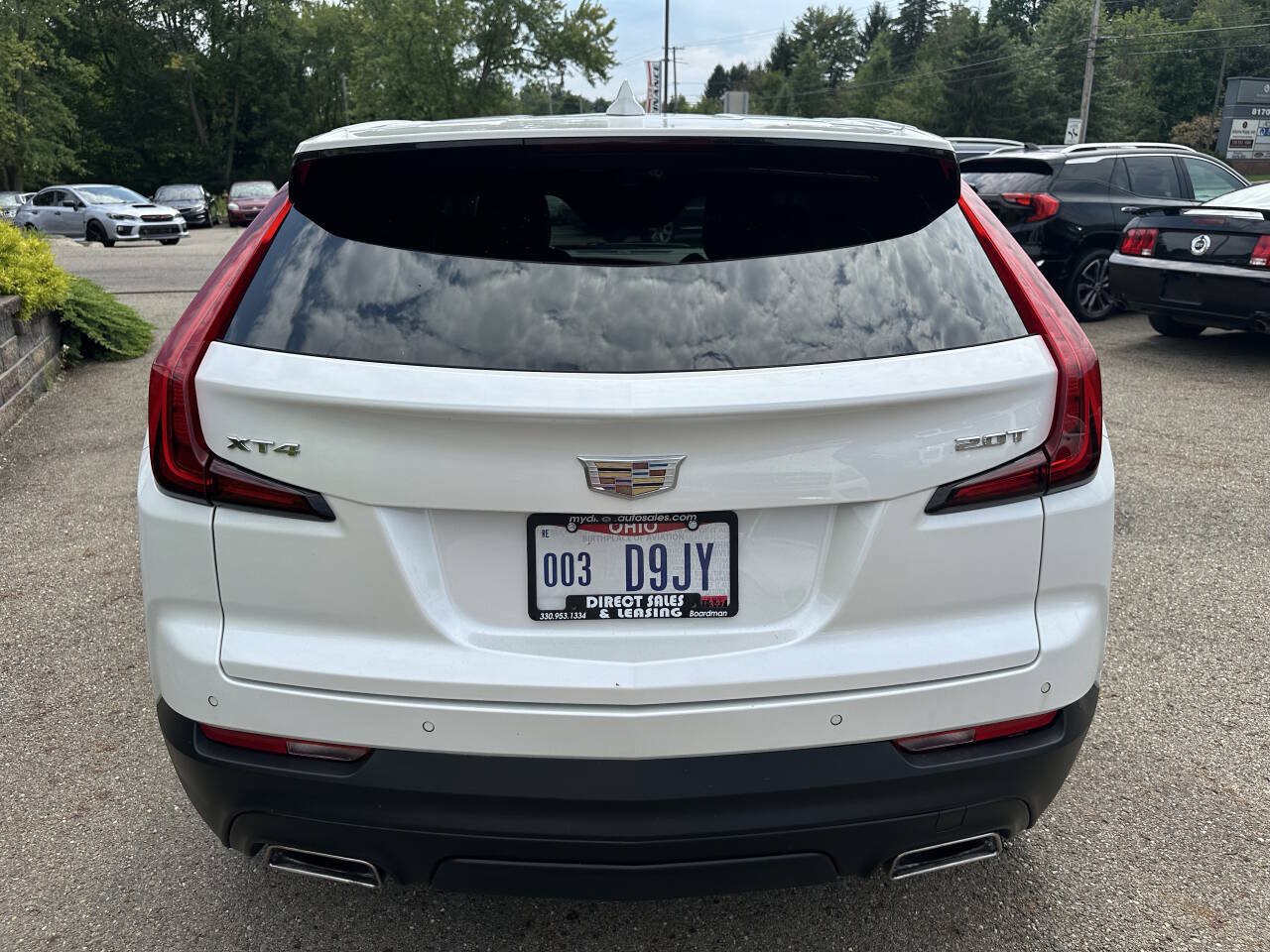 Used 2019 Cadillac XT4 Luxury w/ Cold Weather Package FWD image 5
