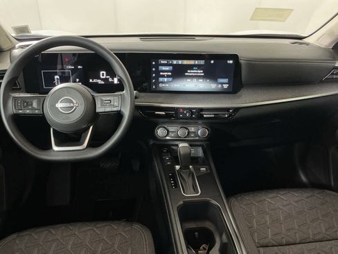 New 2025 Nissan Kicks SV image 12