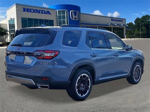 New 2026 Honda Pilot Touring image 4