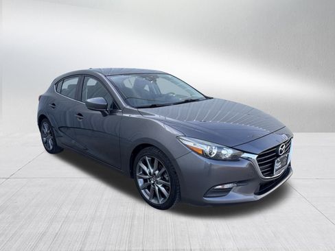 Used 2018 MAZDA MAZDA3 Touring image 3
