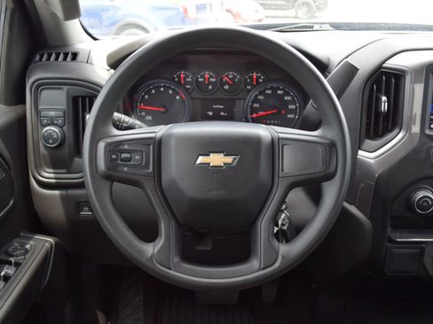 Used 2020 Chevrolet Silverado 1500 Custom w/ Infotainment Package RWD image 7