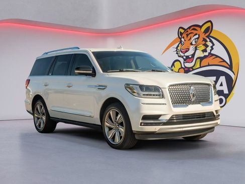 Used 2018 Lincoln Navigator Reserve AWD/4WD image 3