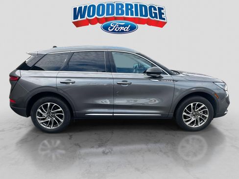 Used 2022 Lincoln Corsair AWD w/ Equipment Group 101A image 3