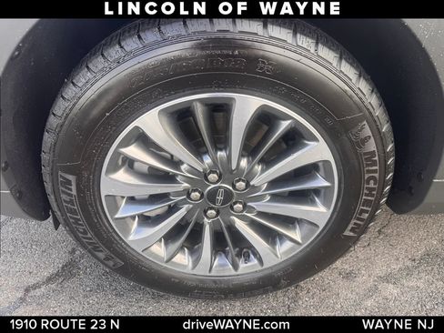 Certified 2022 Lincoln Nautilus Reserve AWD/4WD image 28
