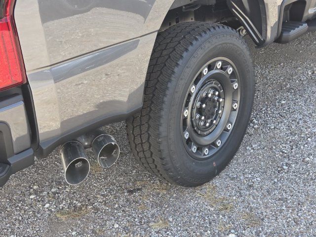 New 2027 Ford F250 XLT w/ XLT Premium Package AWD/4WD image 6