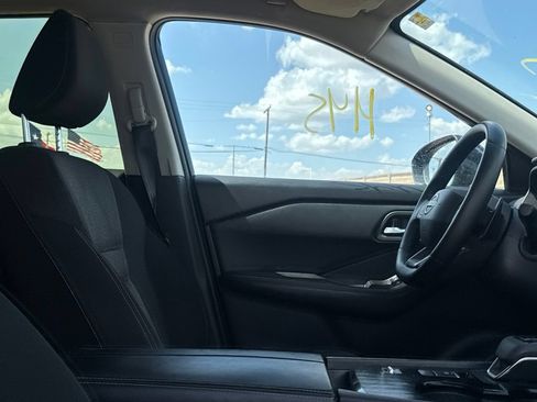 Certified 2025 Nissan Rogue SV FWD image 29