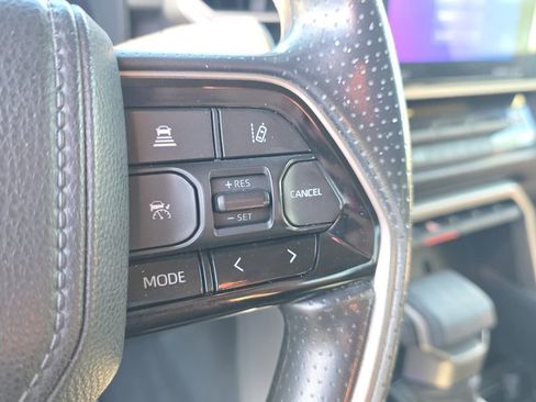 Used 2022 Toyota Tundra SR5 w/ SR5 Convenience Package AWD/4WD image 30