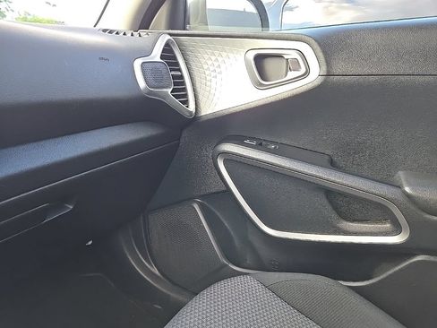 Used 2021 Kia Soul LX FWD image 21