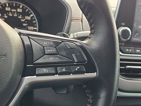 Used 2020 Nissan Altima 2.5 SR FWD image 16