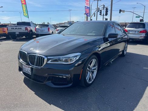 Used 2016 BMW 750i image 4
