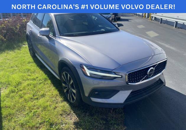 Used 2026 Volvo V60 B5 Cross Country Ultra AWD/4WD image 1