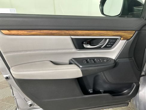 Used 2018 Honda CR-V Touring image 10