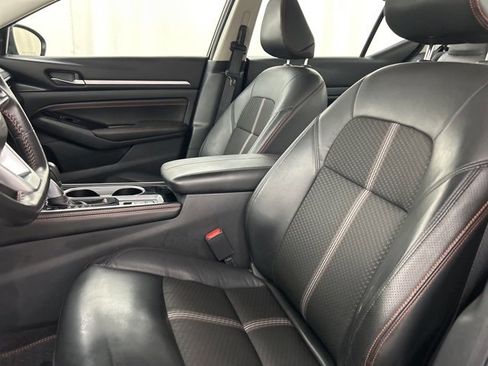 Used 2023 Nissan Altima 2.5 SR image 9