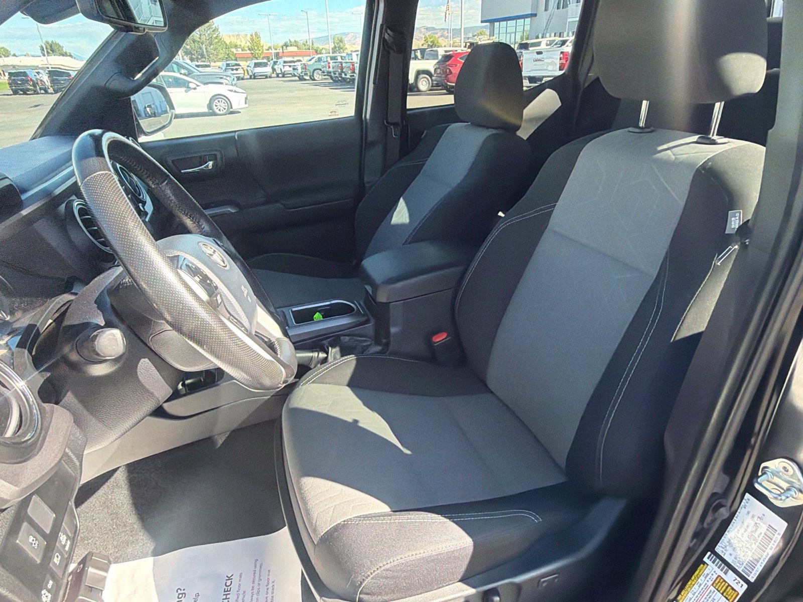 Used 2020 Toyota Tacoma TRD Sport AWD/4WD image 9