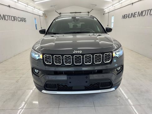 Used 2024 Jeep Compass Limited AWD/4WD image 2
