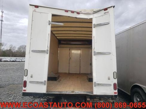 Used 2016 GMC Savana 3500 Extended image 5