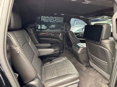 Used 2022 Cadillac Escalade ESV Sport Platinum w/ Heavy-Duty Trailer Package AWD/4WD image 44
