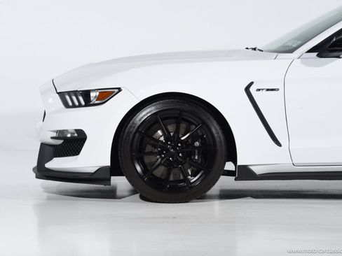 Used 2016 Ford Mustang Shelby GT350 w/ Technology Package RWD image 9