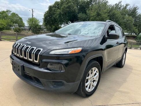 Used 2016 Jeep Cherokee Sport image 2