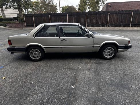 Used 1990 Volvo 780 Turbo RWD image 5
