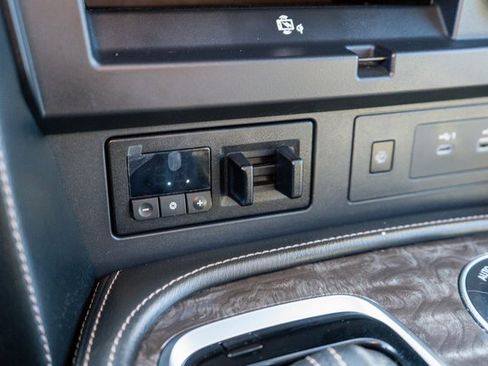 Used 2022 Nissan Armada Platinum w/ Captain's Chairs Package image 40