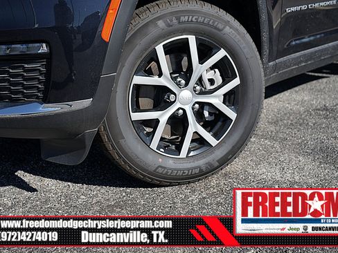New 2024 Jeep Grand Cherokee L Limited image 9