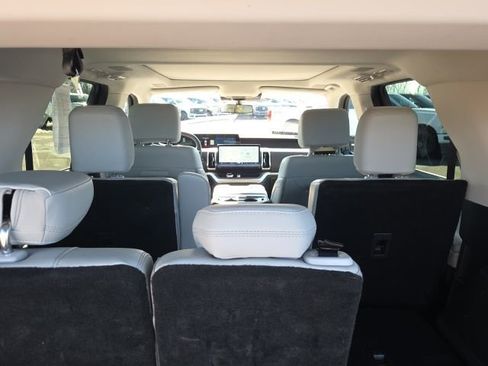 Certified 2025 Ford Expedition Platinum w/ Driver's Package image 13