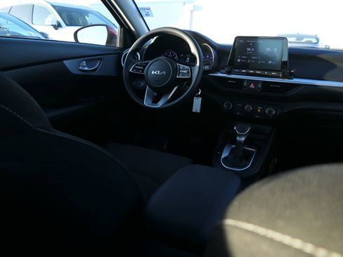 Used 2023 Kia Forte LXS w/ LXS Technology Package image 30